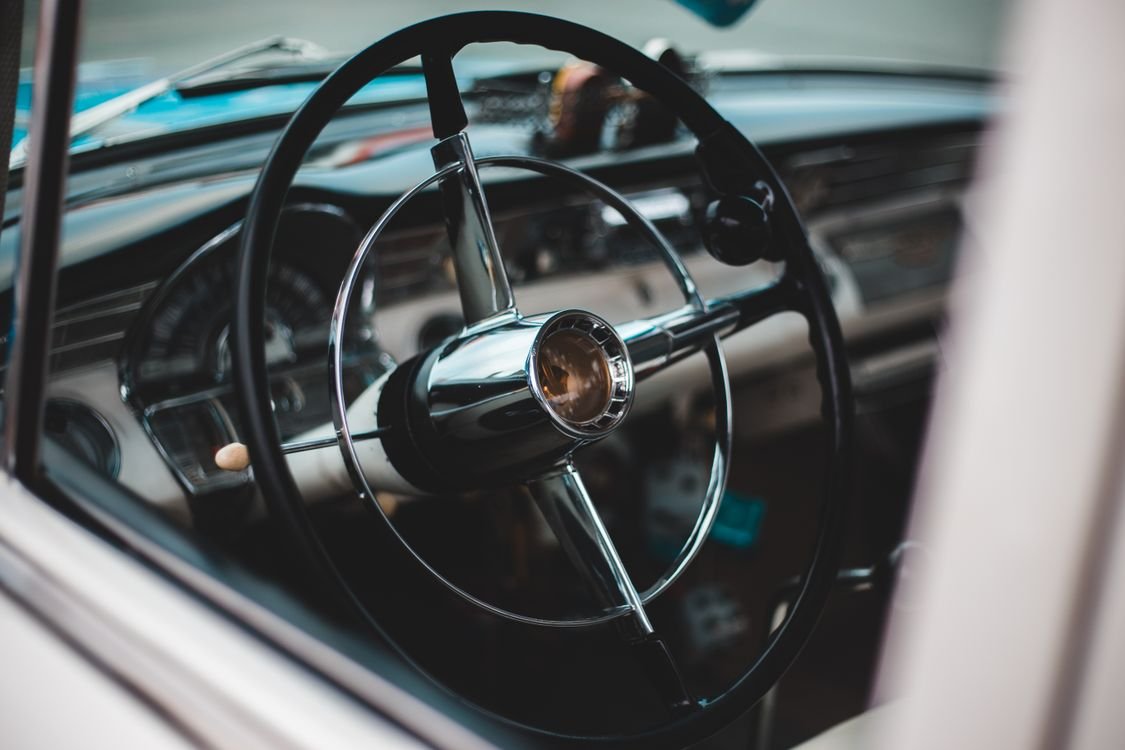 DVLA vs DVSA: Which One Does What (and Which One Holds Your Car's Data)