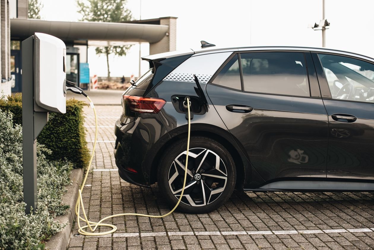 Do Electric Cars Pay Road Tax? The 2025/2026 VED Changes Explained